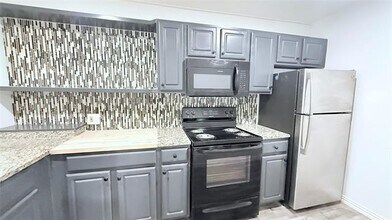 5051 Ridglea Ln in Fort Worth, TX - Building Photo - Building Photo