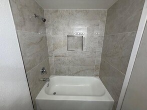 1407 Pendergrass St in Lockhart, TX - Building Photo - Building Photo