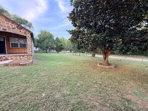 410 W Seneca St in Tahlequah, OK - Building Photo - Building Photo