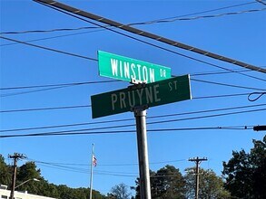 524 Winston Dr in Endicott, NY - Building Photo - Building Photo