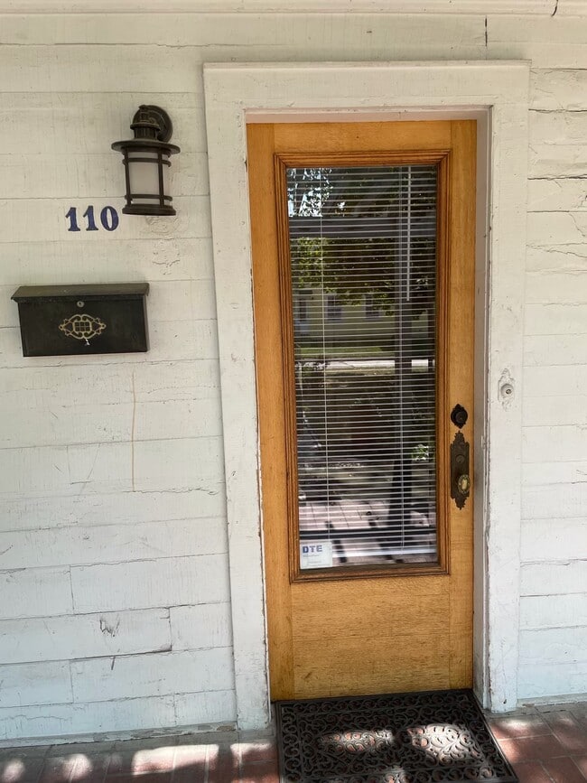 110 Woodward St, Unit Lower Level