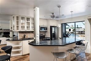 810 River Point Dr-Unit -2 in Naples, FL - Building Photo - Building Photo