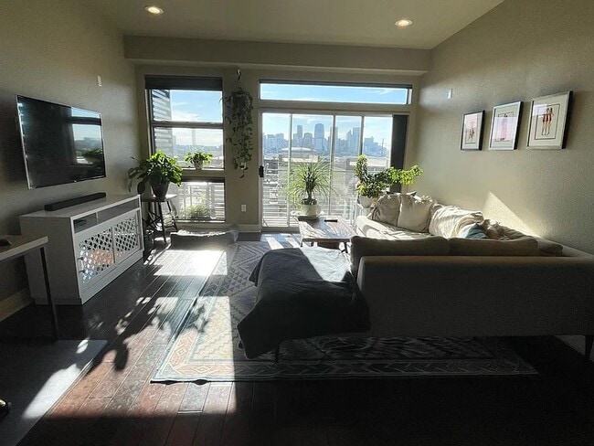 2650 W Front Vw Crescent Dr, Unit 406 in Denver, CO - Building Photo - Building Photo