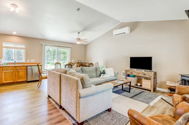 17455 Rail Dr in Bend, OR - Building Photo - Building Photo