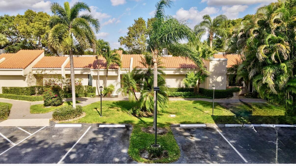 7495 La Paz Blvd in Boca Raton, FL - Building Photo