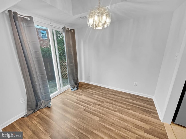 9300 Hagel Cir in Lorton, VA - Foto de edificio - Building Photo