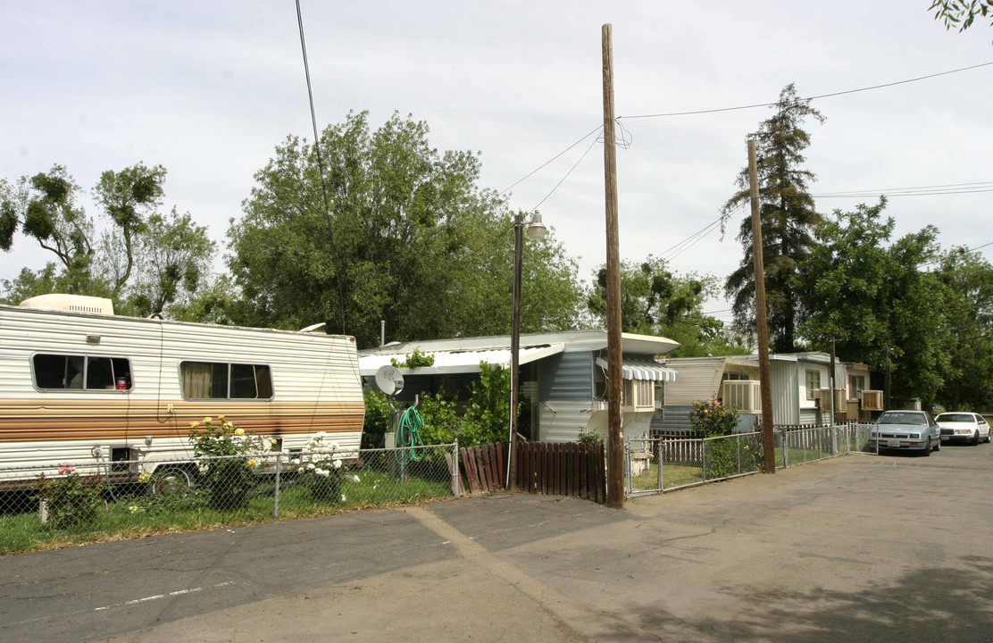 Bentley Trailer Park in Stockton, CA - Building Photo