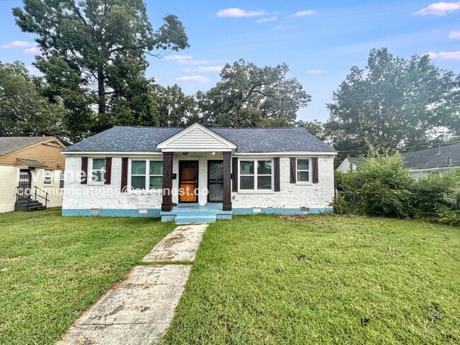 property at 1082 Palmetto Ave