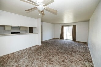 1580 N Denair Ave in Turlock, CA - Building Photo - Building Photo