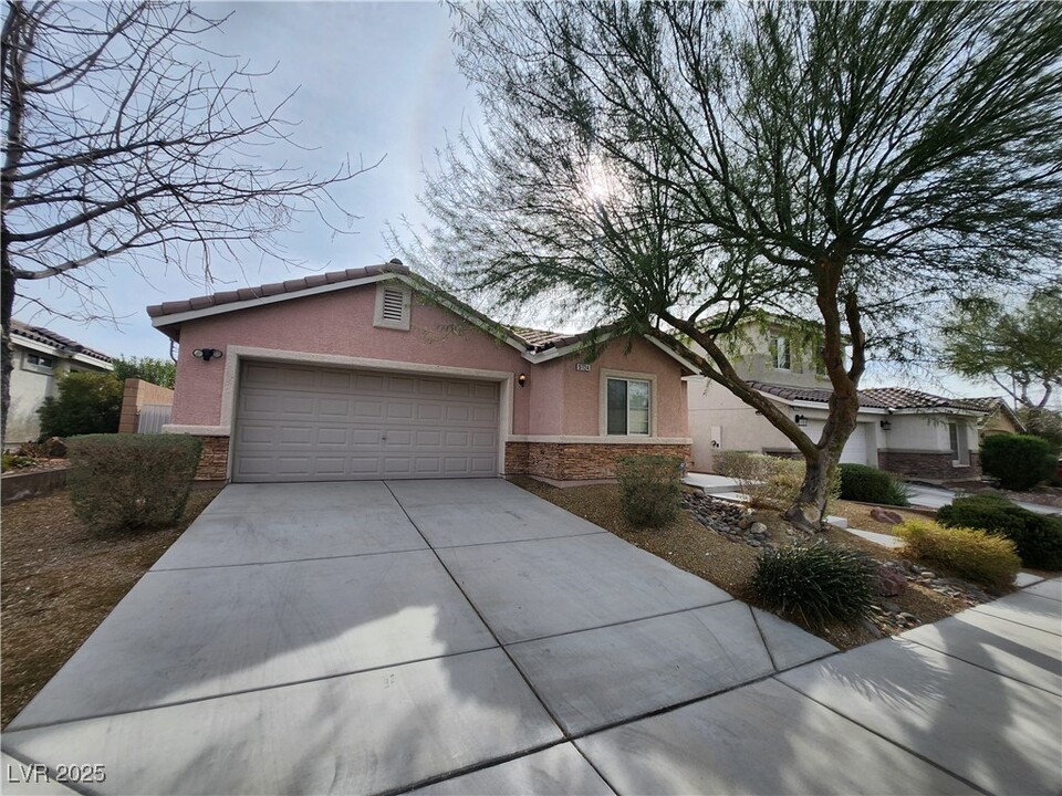 5724 Hornbrook St in North Las Vegas, NV - Building Photo