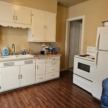 1411 Marshall St, Unit 1 in Manitowoc, WI - Building Photo - Building Photo