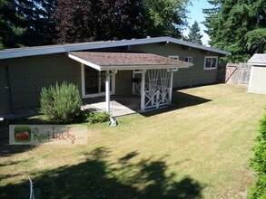 32905 28th Ave SW in Federal Way, WA - Building Photo - Building Photo