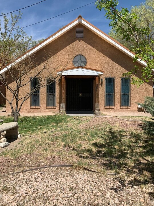 2805 Barcelona Rd in Albuquerque, NM - Foto de edificio