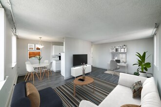 Garneau Towers Apartments in Edmonton, AB - Building Photo - Building Photo