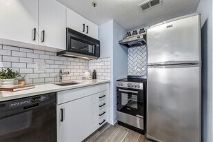 The Nora in Dallas, TX - Building Photo