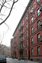 62-68 Barrow St in New York, NY - Building Photo - Primary Photo