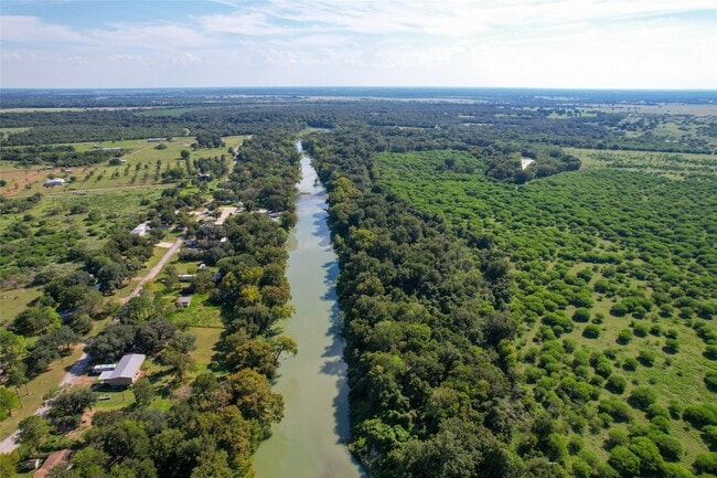 401 Anderson Rd in Cuero, TX - Building Photo - Building Photo