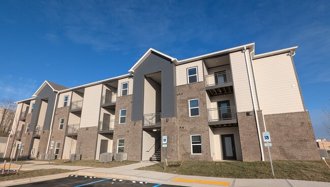 Davis Park Station - NOW Leasing! in Lexington, KY - Building Photo - Building Photo