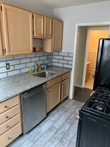 157 Burmont Rd, Unit 1 in Drexel Hill, PA - Building Photo