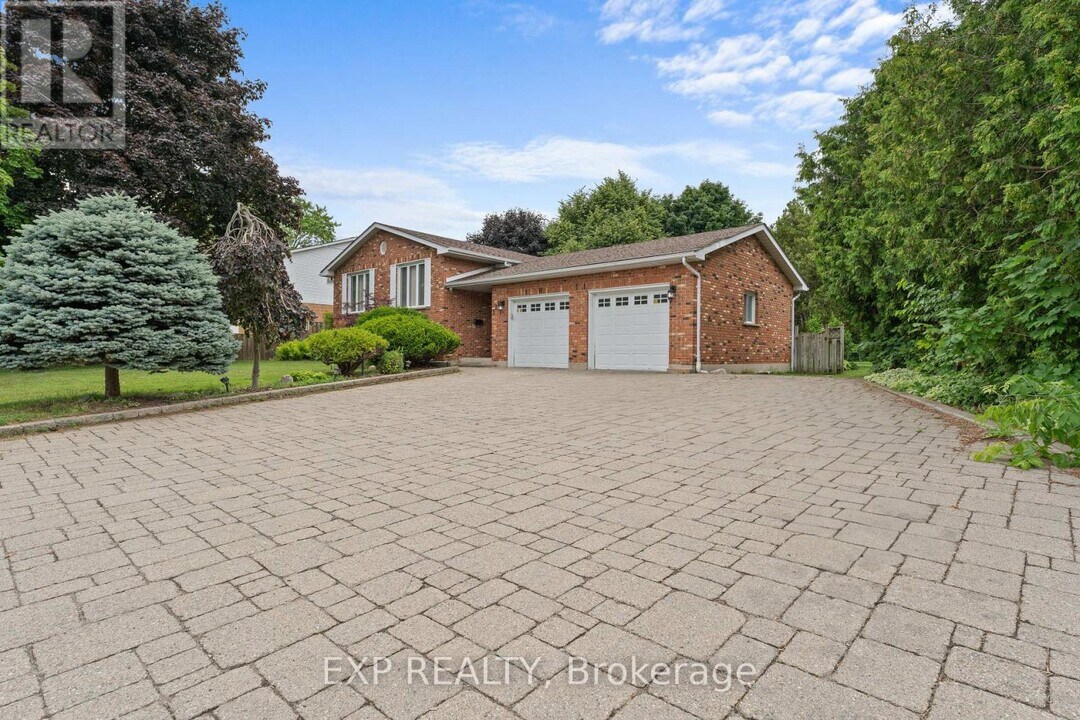 121 Tollgate Rd in Brantford, ON - Building Photo