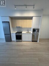 5105 Hurontario St in Mississauga, ON - Building Photo - Building Photo