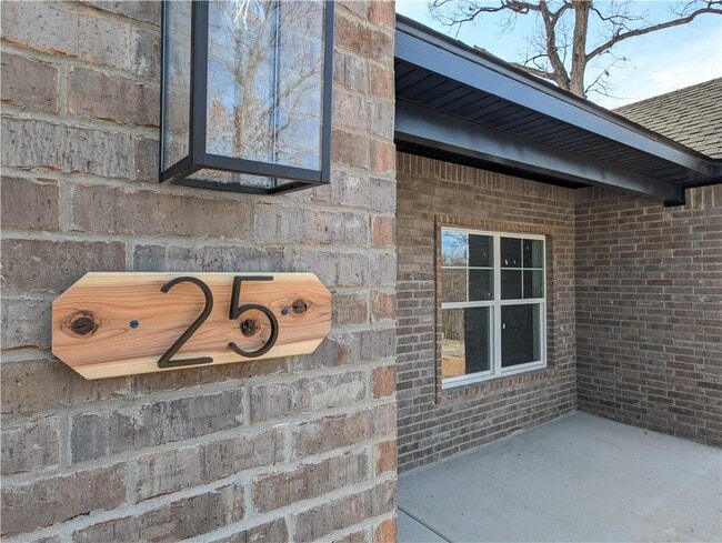 25 Thornaby Dr in Bella Vista, AR - Building Photo - Building Photo