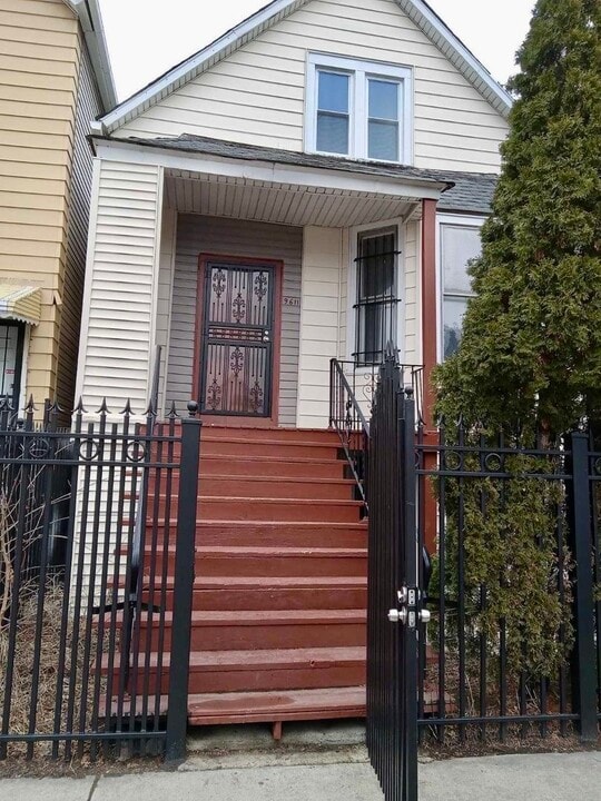 9611 S Ave L in Chicago, IL - Building Photo