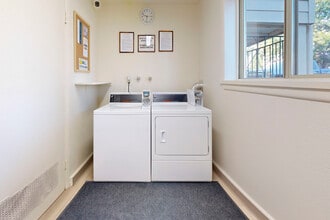 Locust Park Apartments in Loveland, CO - Building Photo - Interior Photo