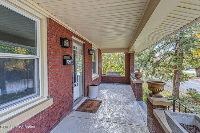 2210 Eastview Ave in Louisville, KY - Building Photo - Building Photo