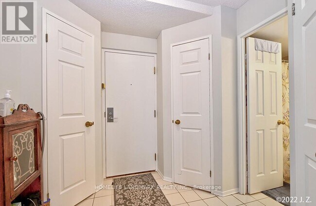 55 Centre Ave in Toronto, ON - Building Photo - Building Photo