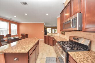 12912 Southern Manor Dr in Pearland, TX - Building Photo - Building Photo