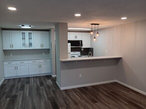 38320 North Ln in Willoughby, OH - Building Photo - Building Photo
