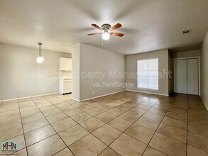 944 Patricia Dr in San Antonio, TX - Foto de edificio - Building Photo