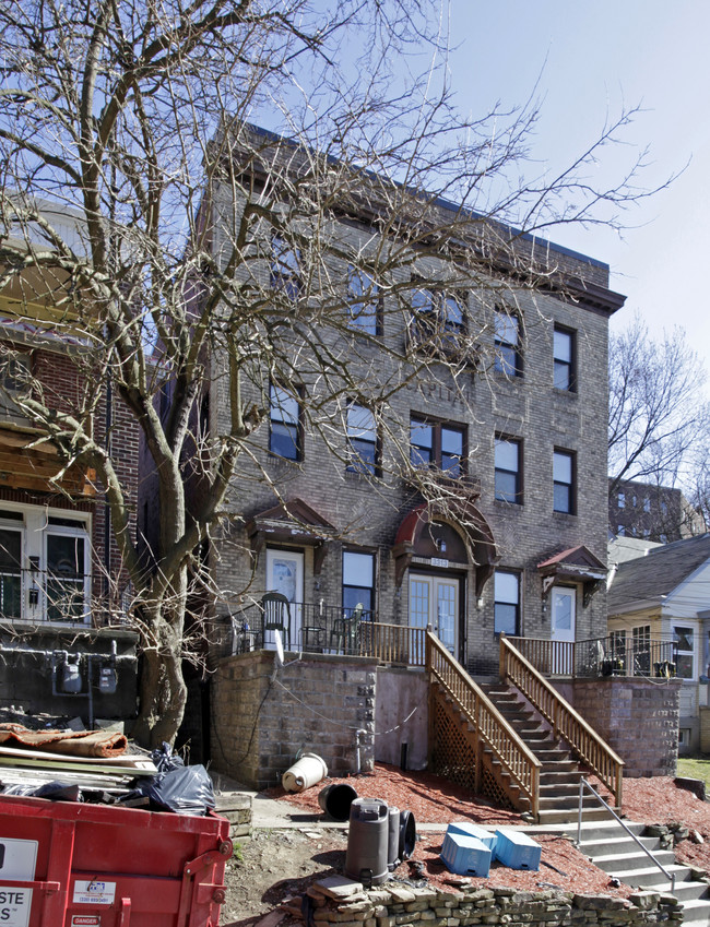 3313 Bookman Ave in Pittsburgh, PA - Foto de edificio - Building Photo