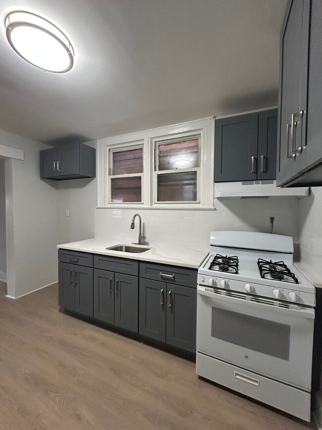 243 Smith St, Unit 2