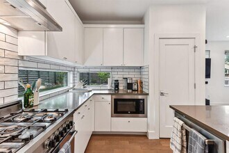 2313 Oak Crest Ave in Austin, TX - Building Photo - Building Photo