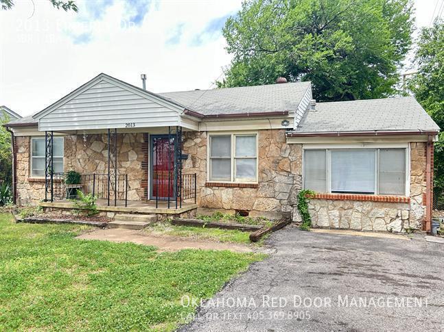 2013 Epperly Dr in Del City, OK - Building Photo