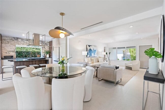 7810 Hawthorne Ave in Miami Beach, FL - Foto de edificio - Building Photo