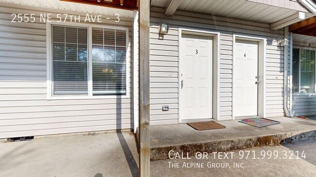 2555 NE 57th Ave in Portland, OR - Building Photo - Building Photo