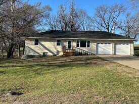 103 Spring St in Pleasant Hill, MO - Building Photo