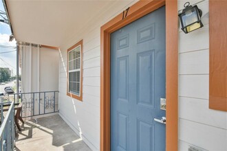 5320 Polk St, Unit 17 in Houston, TX - Building Photo - Building Photo