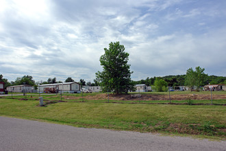 Rolling Hills Mobile Home Park in Tulsa, OK - Building Photo - Building Photo