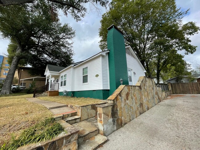 1116 E Travis St in Tyler, TX - Building Photo - Building Photo