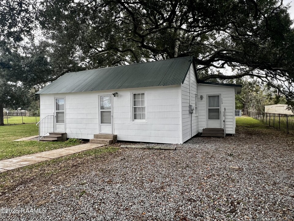 300 E Lafayette St in Maurice, LA - Building Photo