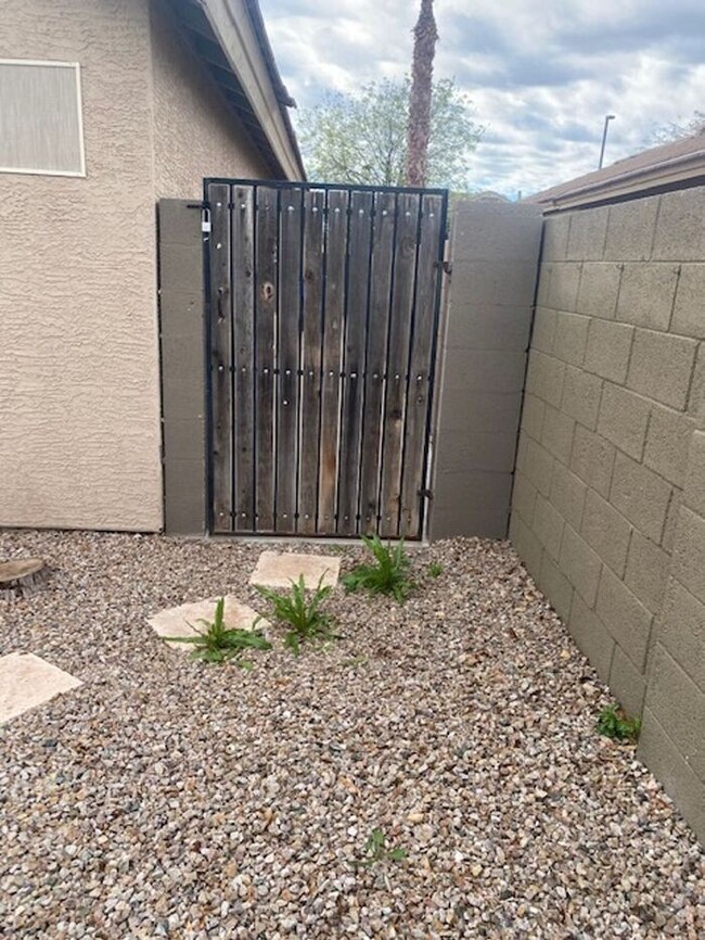 2208 E Arabian Dr in Gilbert, AZ - Building Photo - Building Photo