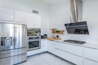 3954 Keystone Ct in Las Vegas, NV - Building Photo - Building Photo