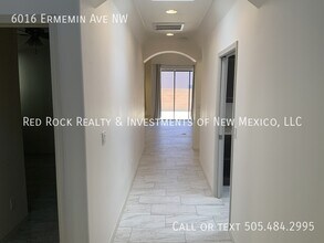 6016 Ermemin Ave NW in Albuquerque, NM - Building Photo - Building Photo