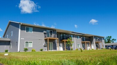 South Ridge Apartments in Medford, WI - Foto de edificio - Building Photo