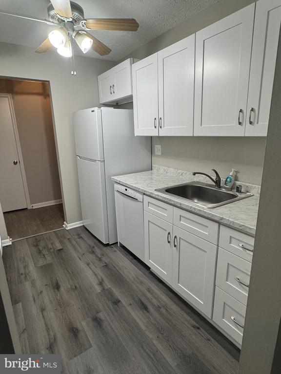 8 Russell Ave in Gaithersburg, MD - Building Photo - Building Photo