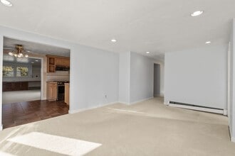 8 Stanley St in Natick, MA - Building Photo - Building Photo